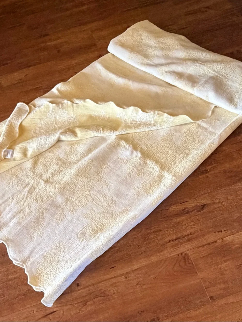 Portuguese Cotton Queen Matelasse Coverlet Yellow Floral Scalloped Bedspread